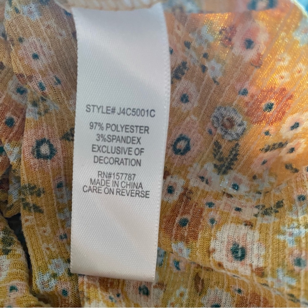 Full Circle Trends size large yellow floral top - Picture 8 of 8